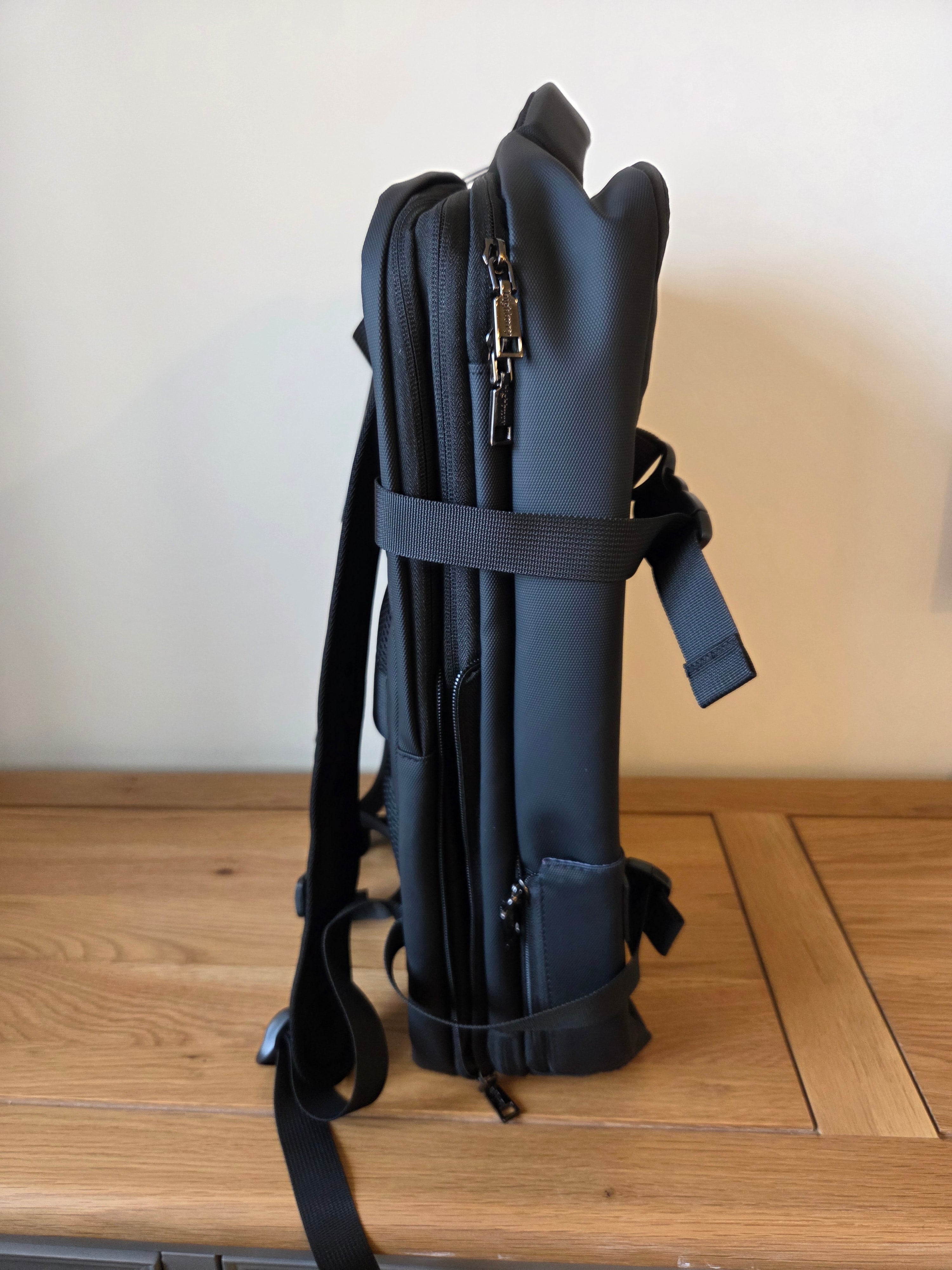 HIGHBURY - Black - Explorer - EasyJet Lufthansa British Airways Jet2 Cabin Bag 45x36x20, 32L Underseat Hand Luggage For Travel Fits 15.6 Inch Laptop